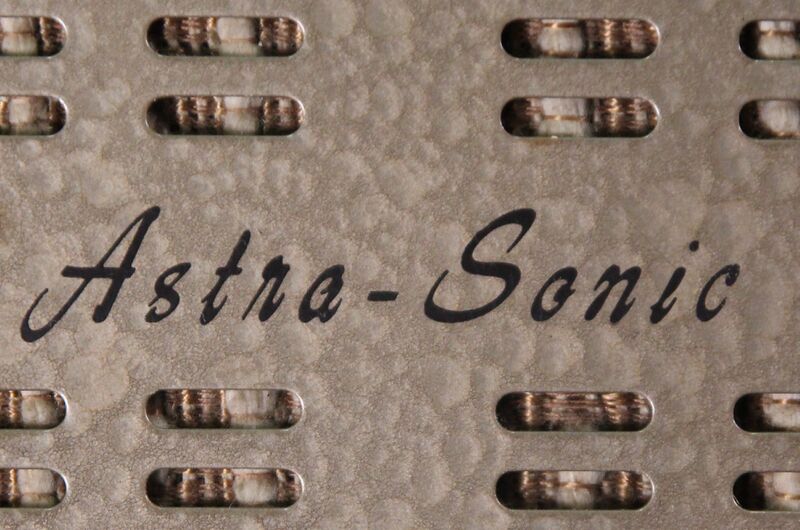 File:T0038 logo Astra-sonic.JPG