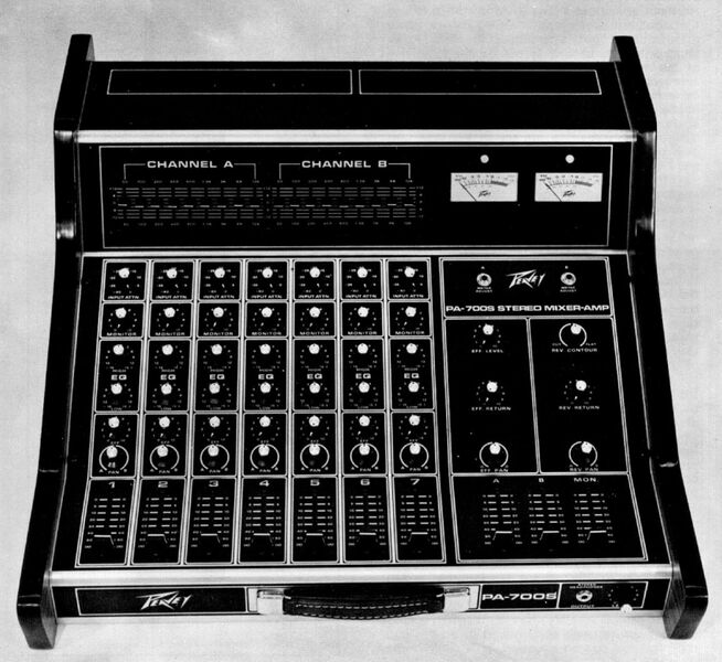 File:Peavey pa700s.jpg