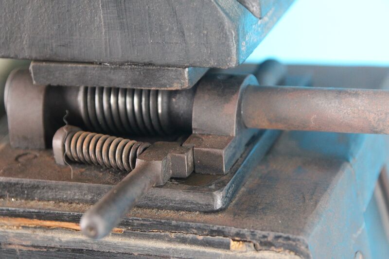 File:T0052 locking mechanism.JPG