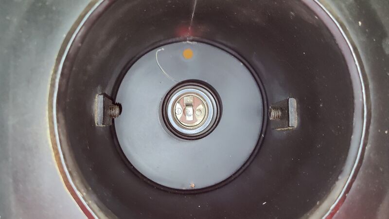 File:Phlippo Par38 inside.jpg