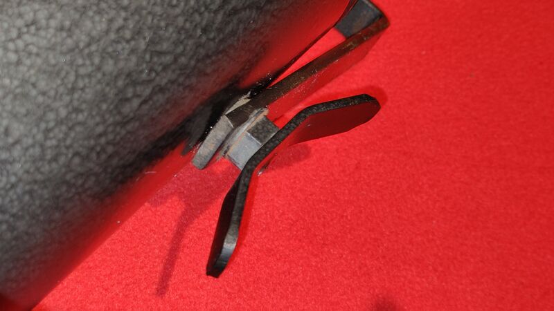 File:Phlippo Par38 locking mechanism.jpg