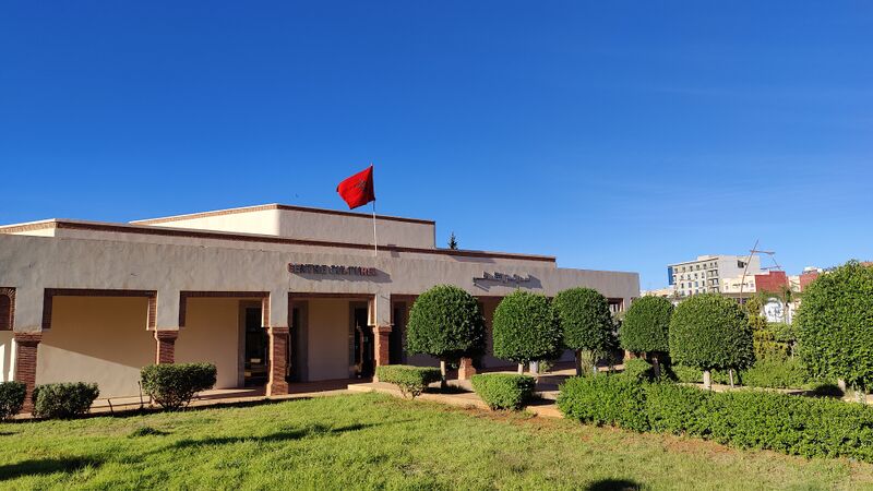 File:MA Oujda Exterieur 2.jpg
