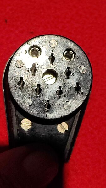 File:Hirschmann 10pens female.jpg