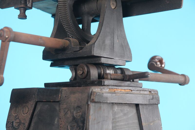 File:T0052 turning mechanism.JPG