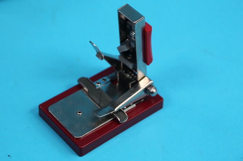 File:T0048 splicer open.JPG