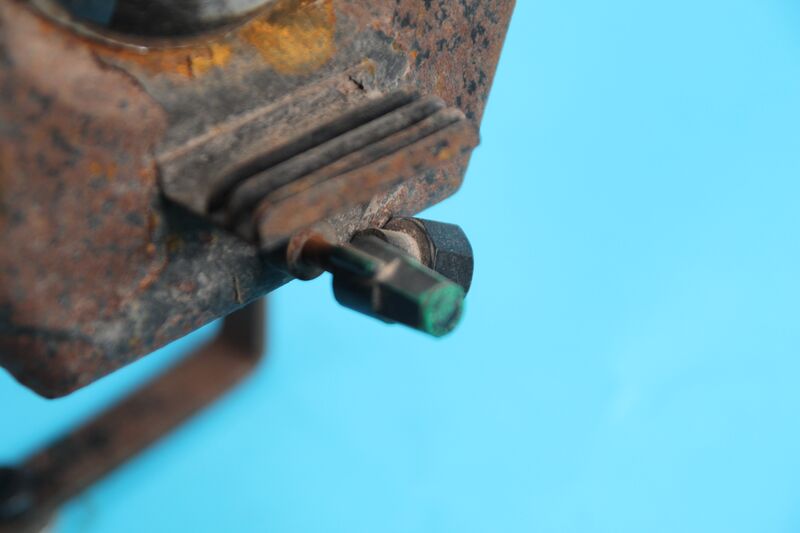 File:T0023 focus knob.JPG