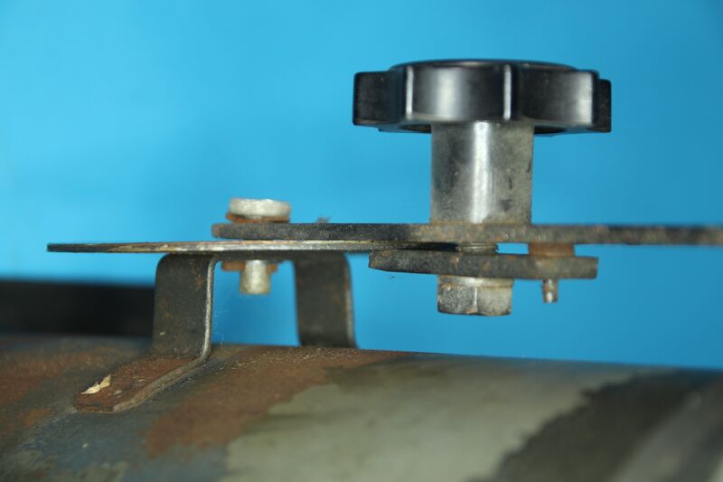 File:T0019 locking mechanism.JPG