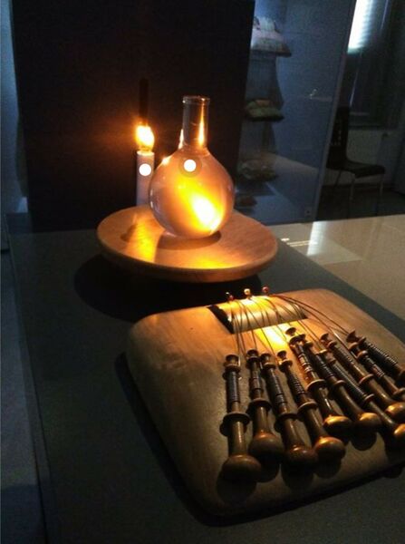 File:Lacemakers lamp.jpg