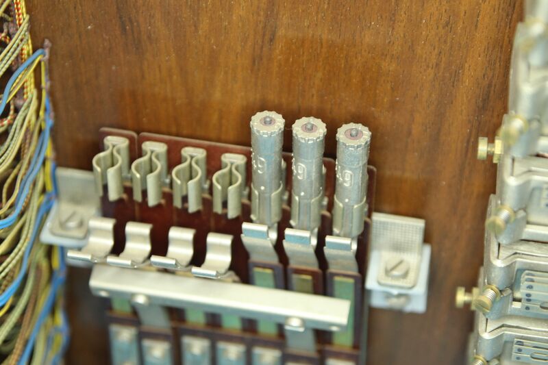 File:T0036 fuse holder.JPG