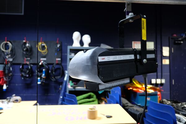 IO4 20 Making a Linnebach Projector 09.jpg