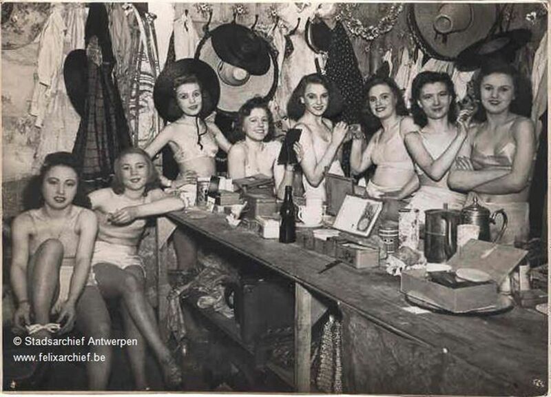 File:BE Antwerpen Hypodroom damskleedkamer.jpg