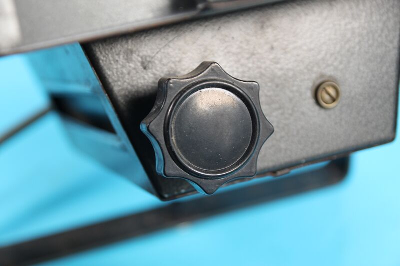 File:T0020 focus knob.JPG