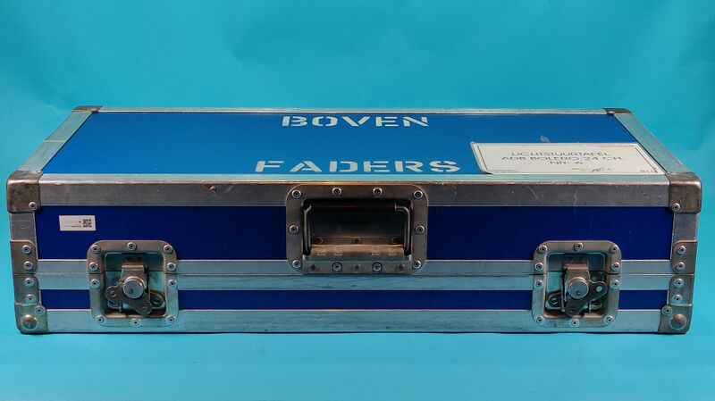 File:T0121 flightcase.jpg